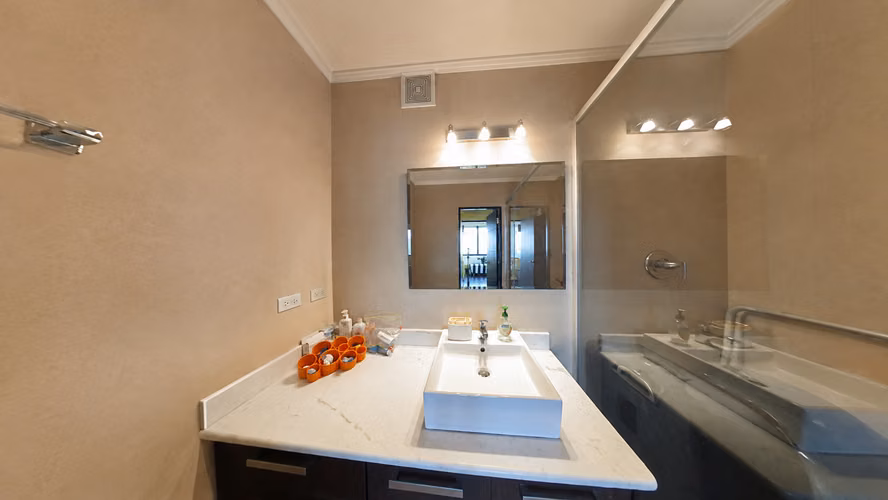 Apartamento en Venta en Avenida Balboa Los Delfines 24YCG7944