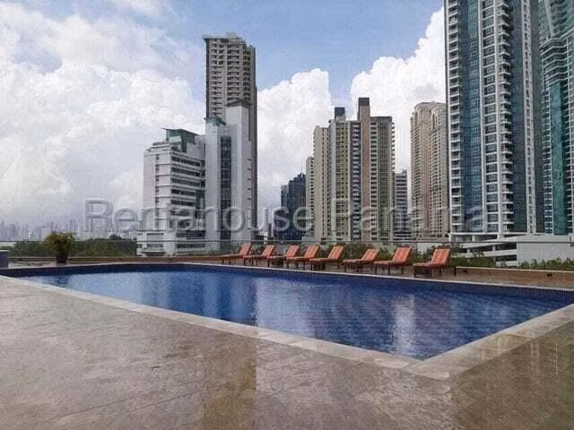 En Venta Apartamento PH Parmount, Costa del Este IH27-2273