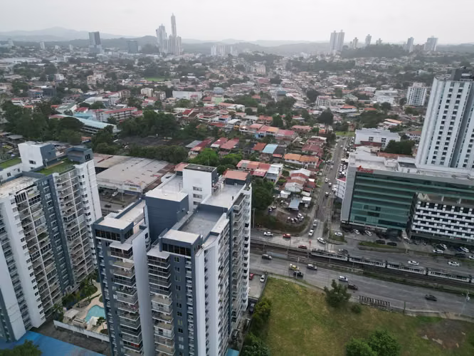 Venta de Terreno en Vía Fernández de Córdoba, 1,291 m² - Imagen 13