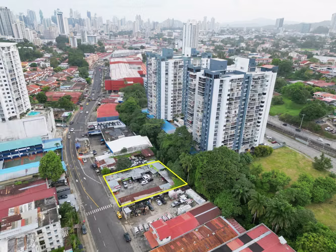 Venta de Terreno en Vía Fernández de Córdoba, 1,291 m² - Imagen 1