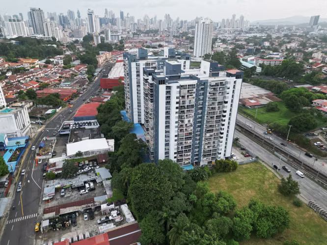 Venta de Terreno en Vía Fernández de Córdoba, 1,291 m² - Imagen 11