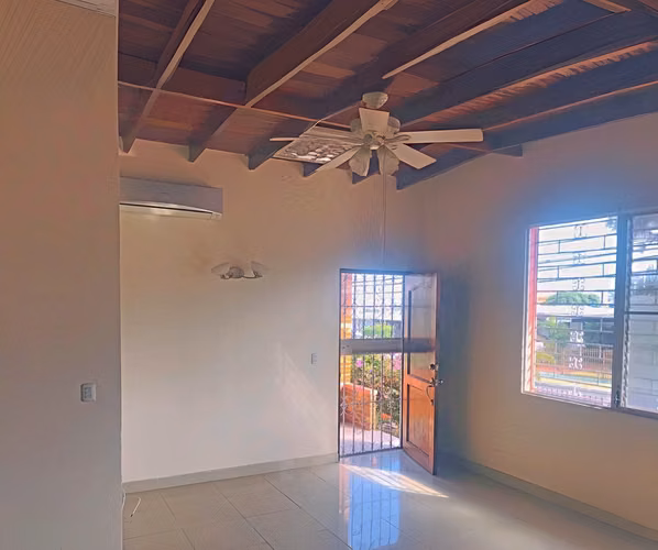 Casa en Betania I 3 Rec I con terraza y Amplio Patio