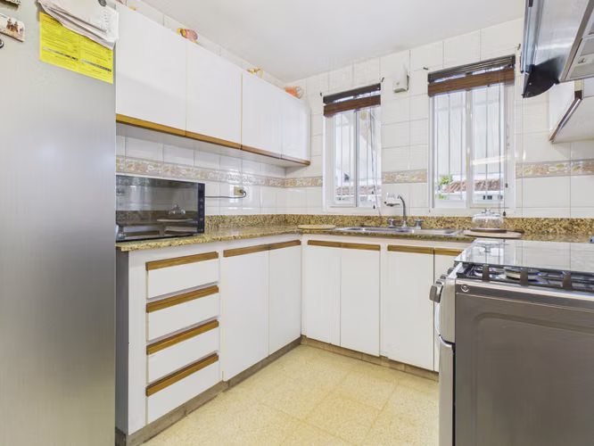 Hidden Gem in La Loma, Hato Pintado | 5-BR House + 3 Parking Spaces