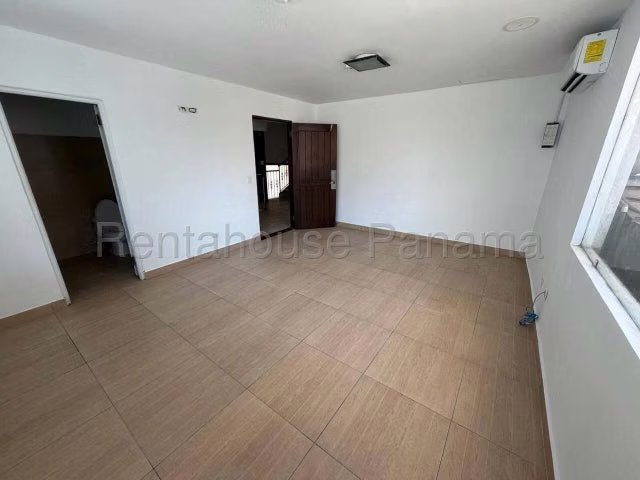 Alquiler Casa Comercial en El Cangrejo IH27-2292