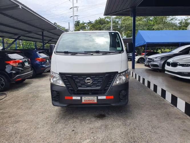 NISSAN URVAN 2023 - Imagen 2