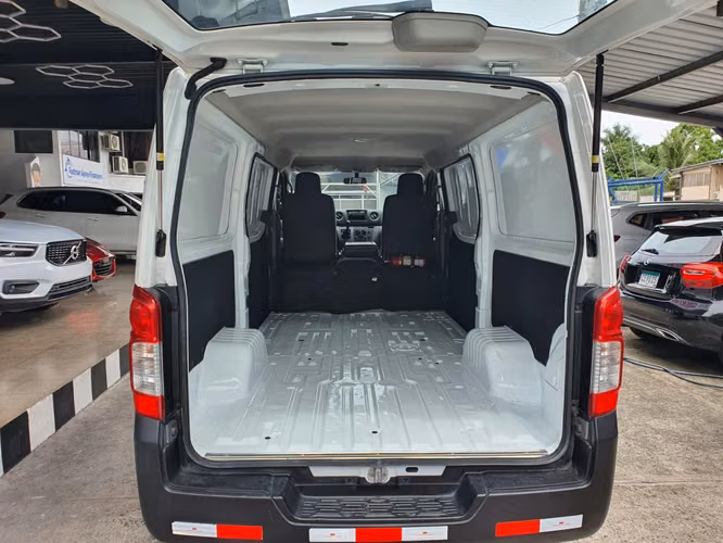 NISSAN URVAN 2023 - Imagen 13