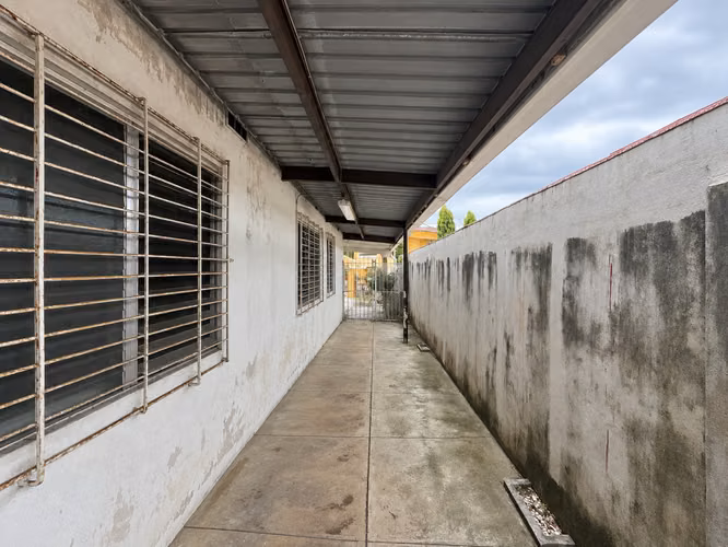 Se vende casa de 375 mts en Altos del Chase - Imagen 18