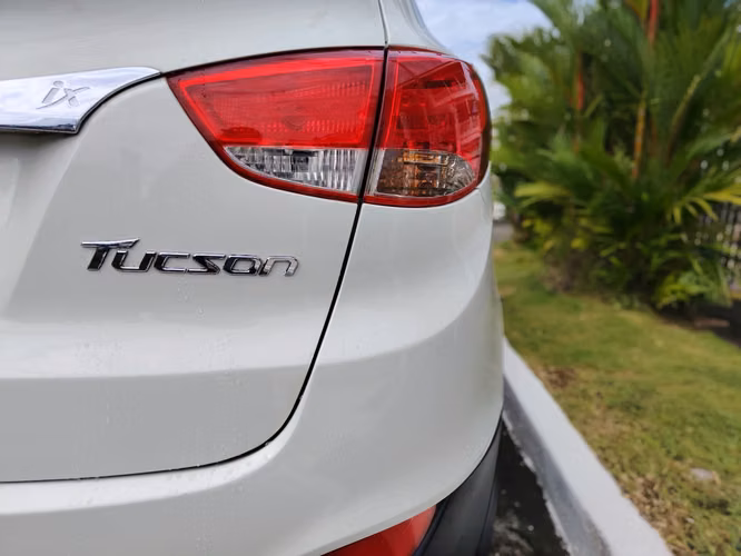 HYUNDAI TUCSON IX 2011 MANUAL NEGOCIABLE