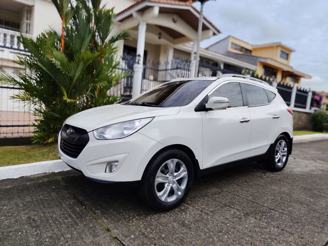 HYUNDAI TUCSON IX 2011 MANUAL NEGOCIABLE