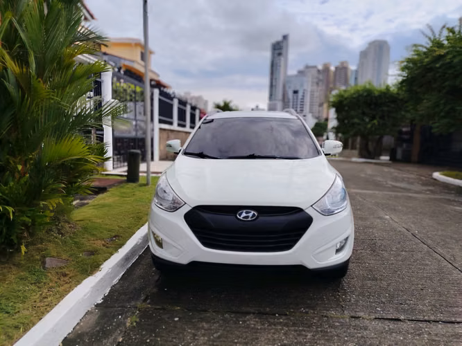 HYUNDAI TUCSON IX 2011 MANUAL NEGOCIABLE