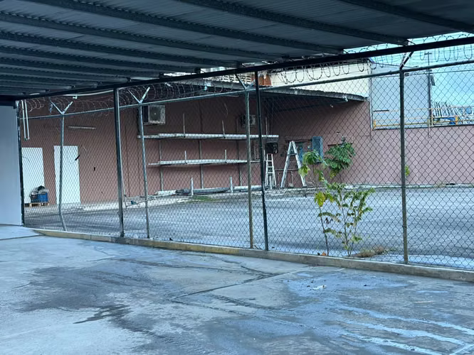 Alquiler de Bodega en El Crisol - con oficinas y 2.5 baños. - Imagen 7