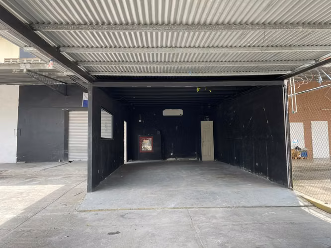 Alquiler de galera en El Crisol -entrada del Crisol cerca del Estación del metro - Imagen 5