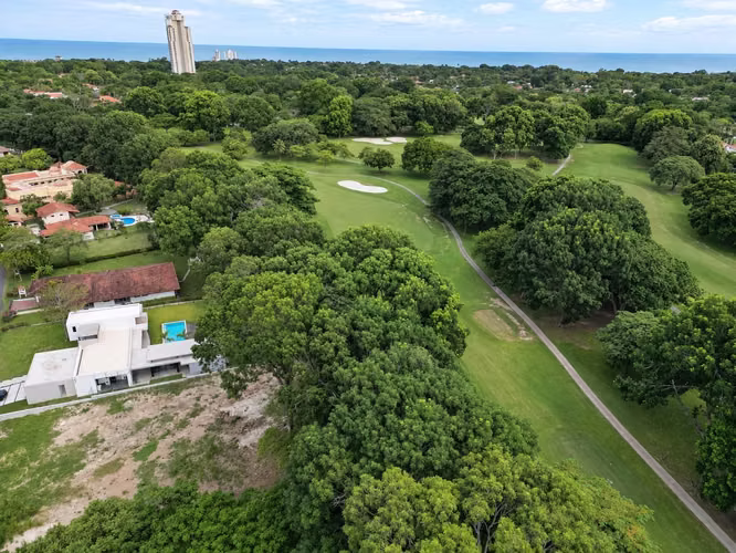 Venta de Terreno en Coronado, Club de Golf, 1,521m² - Imagen 3