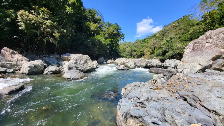 Finca de 244 Hectáreas con Río y Cascada en Chepo | Los Saltos