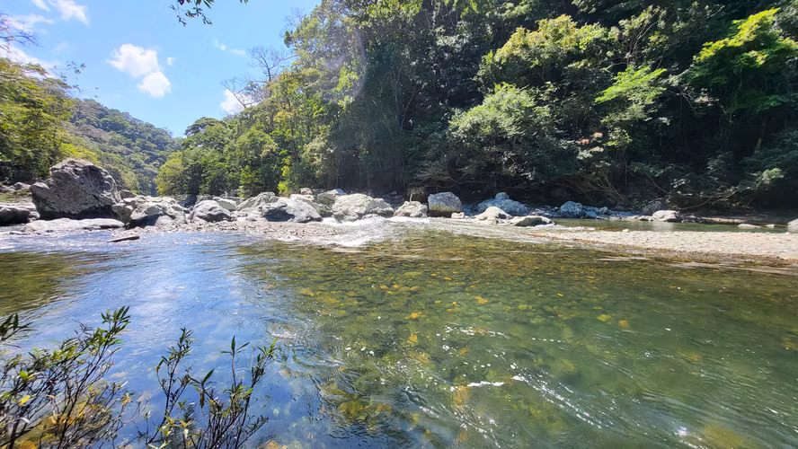 Finca de 244 Hectáreas con Río y Cascada en Chepo | Los Saltos