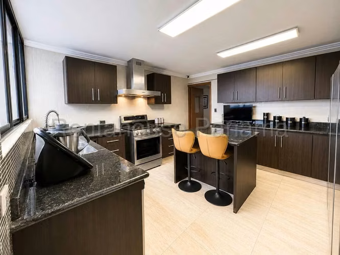 SE VENDE APARTAMENTO EN AVENIDA BALBOA LA27-2239