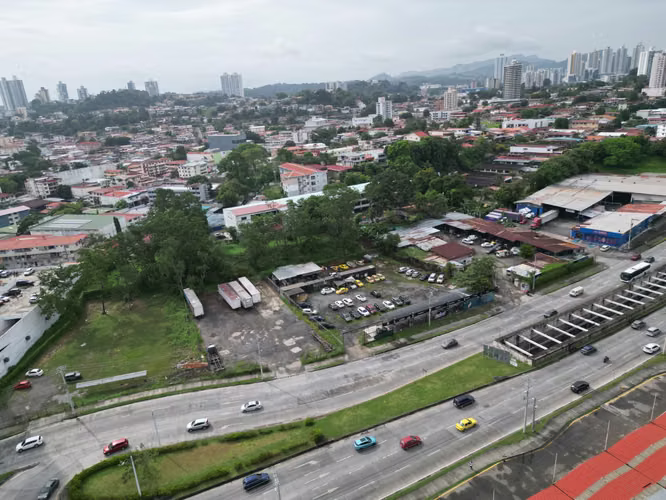 Venta de Terreno Comercial en Vía Transístmica, 14,129 m² - Imagen 3