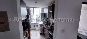 Apartamento en Alquiler en Via España PH Lefevre VIK 27-2264