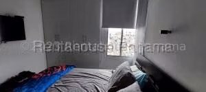 Apartamento en Alquiler en Via España PH Lefevre VIK 27-2264