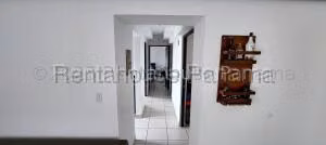 Apartamento en Alquiler en Via España PH Lefevre VIK 27-2264