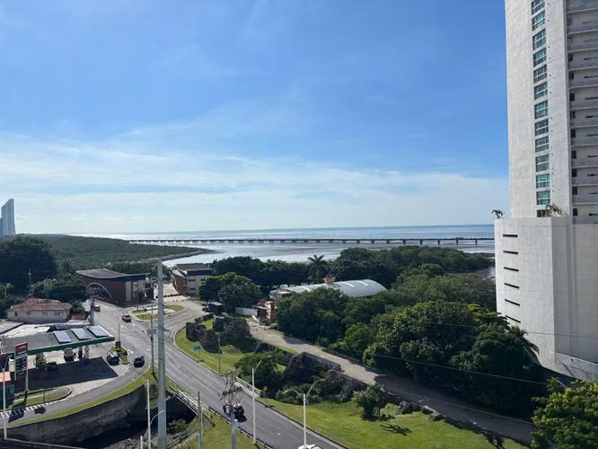 EN VENTA | ESPECTACULAR APARTAMENTO REMODELADO EN PH BAHÍA DEL GOLF 187 m² | 3 recámaras | 4.5 baños | 2 estacionamiento