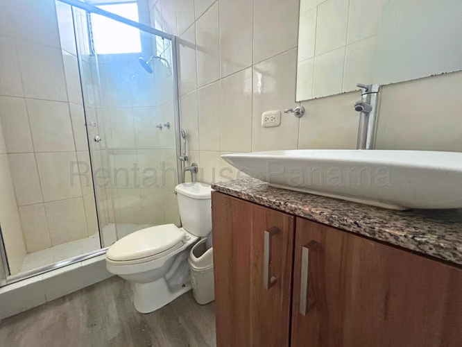Alquiler de Apartamento Comodo e Iluminado en San Francisco 27*2274Mfk
