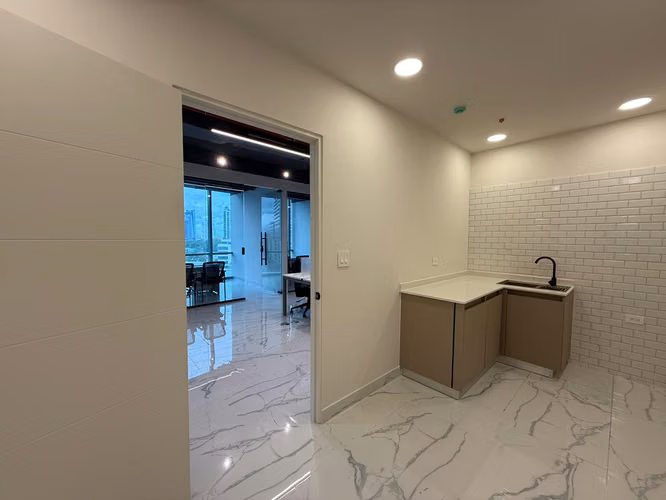Alquiler de oficina en Costa del Este – Financial Park - Imagen 9
