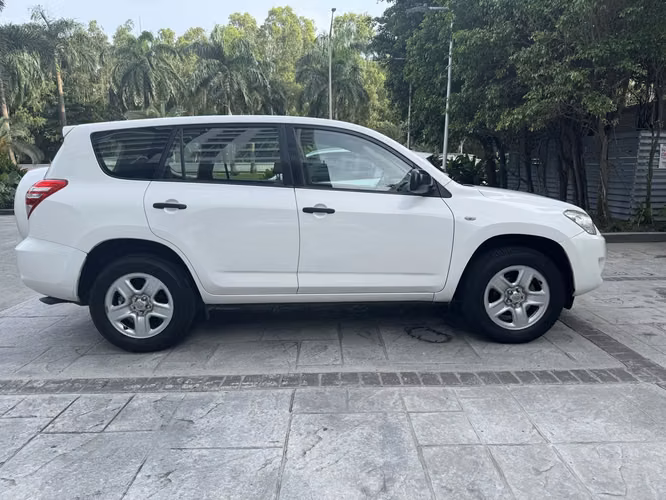 TOYOTA RAV4 2010 · 4 CIL 2.5 · AUTOMÁTICA · PANTALLA · 126 MIL KM MC007 - Imagen 4