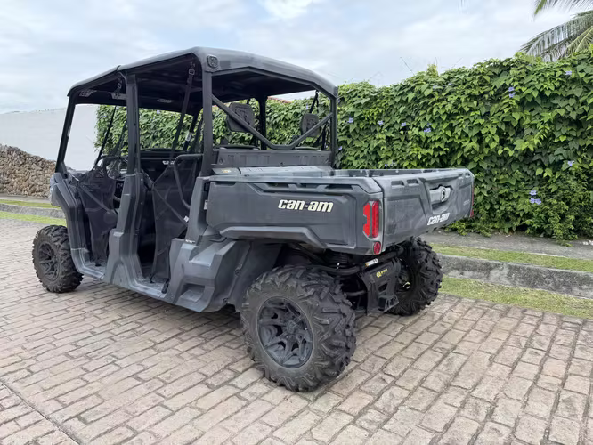 Mulita Can Am Defender Max HD8 año 2021 en excelente condiciones 