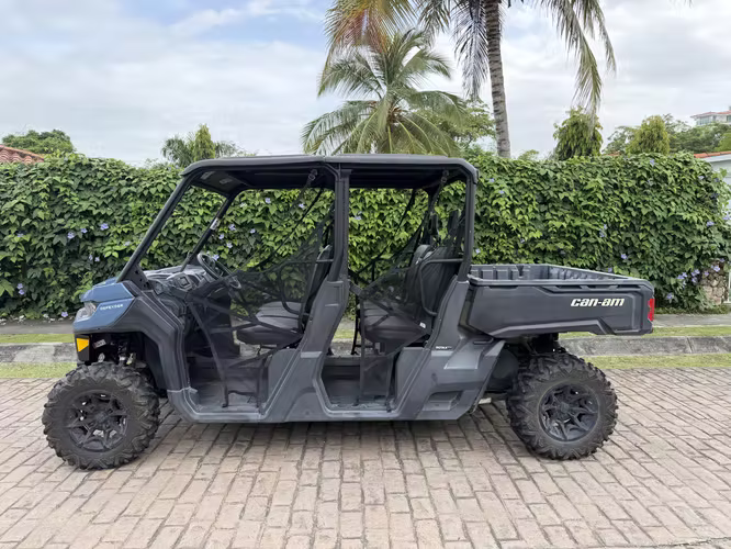Mulita Can Am Defender Max HD8 año 2021 en excelente condiciones 
