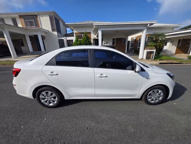 Se Vende Kia Soluto  - Imagen 2