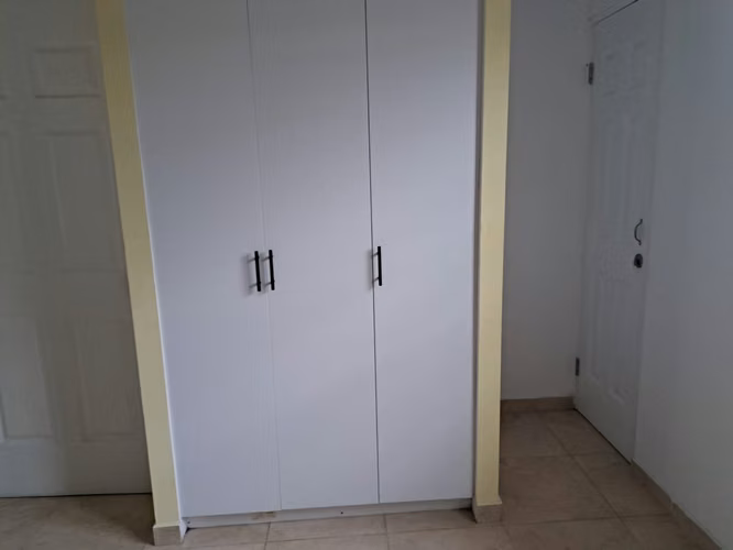 Alquilo apartamento iluminado, fresco, cerca Versalles - Imagen 8