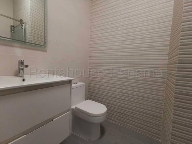 Alquiler de Apartamento Semi-amoblado en Santa Maria Ph THE IVY TOWER EC