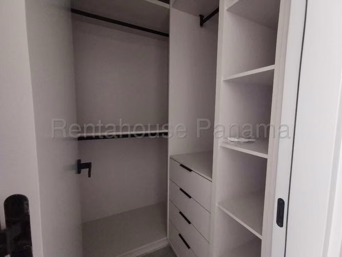 Alquiler de Apartamento Semi-amoblado en Santa Maria Ph THE IVY TOWER EC
