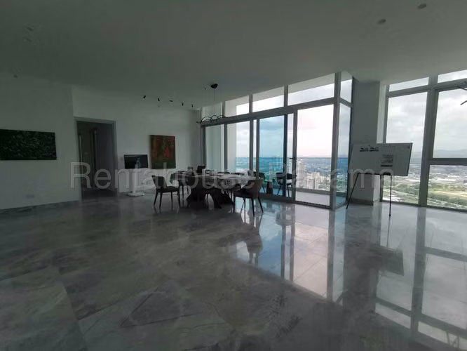 Alquiler de Apartamento Semi-amoblado en Santa Maria Ph THE IVY TOWER EC