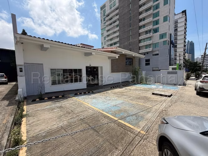 Alquiler de Casa en El Cangrejo KF - Imagen 11