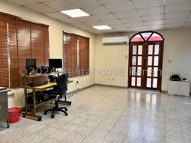 House for Sale in Chanis Only Direct Client MC