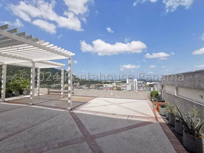 RR VENTA DE APARTAMENTO EN SANTA ANA PH CASCO VIEW