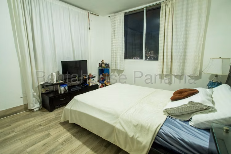 Apartamento en Alquiler en Via España RJ