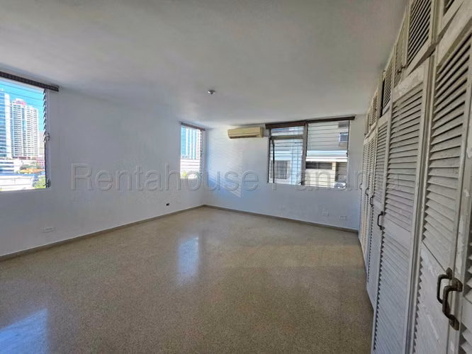 Vendo Apartamento de 201m2 en Marbella La Concha 26-7052SRZ - Imagen 9