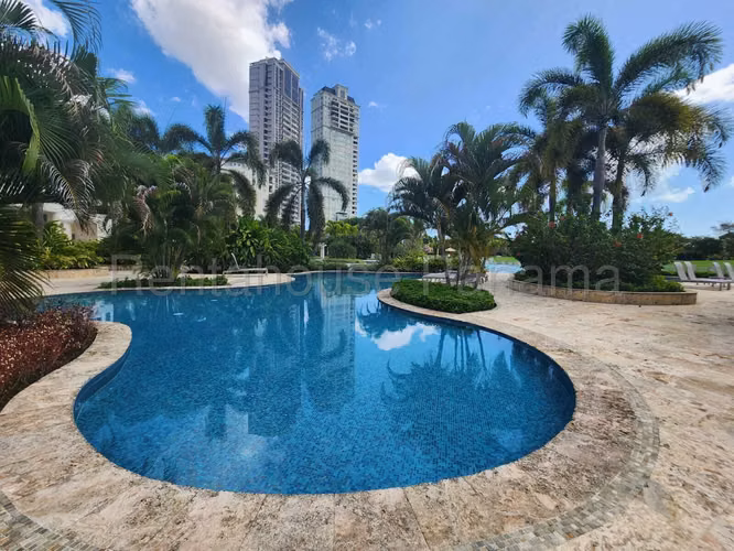 Vendo Apartamento de 269.70m2 en Santa Maria The Reserve 26-6836SRZ