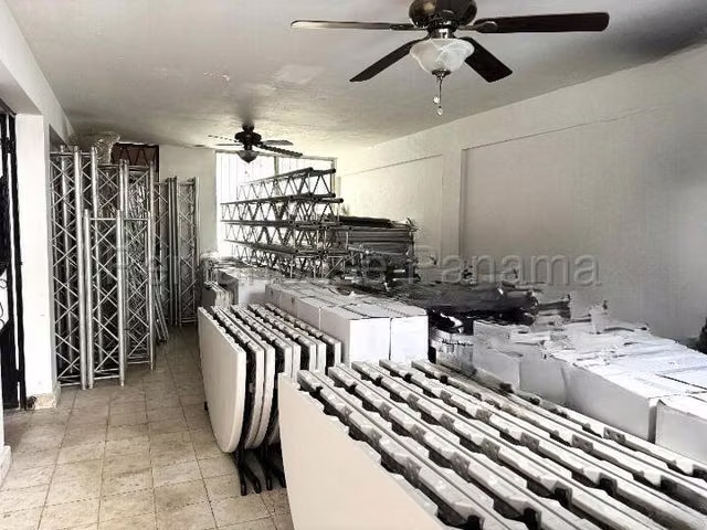 Casa duplex en Venta Parque Lefevre 26MAM5868 