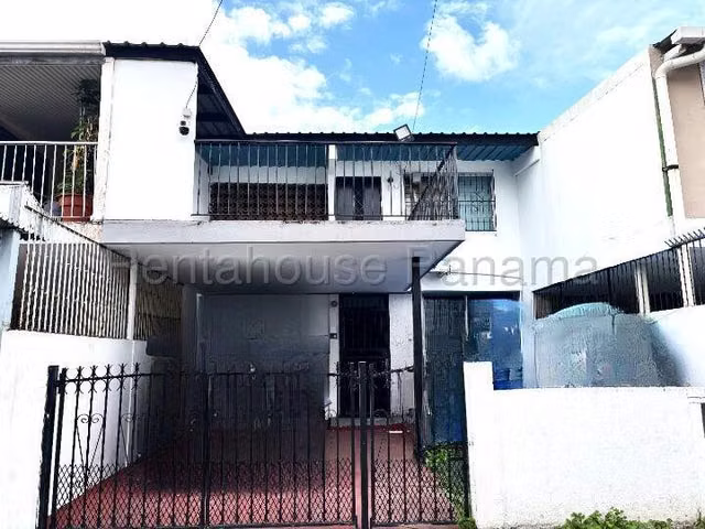 Casa duplex en Venta Parque Lefevre 26MAM5868 