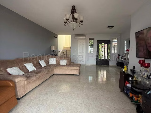Casa en alquiler Brisas del Golf 26MAM8185