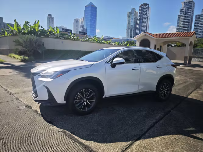 Lexus Nx 250 full extras  2022 cómo nueva  - Imagen 2