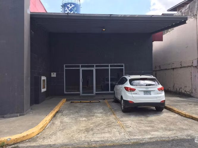 Venta de Local Comercial en Las Mananitas | Solo Cliente Directo LFC - Imagen 4