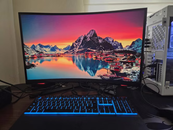 Desktop computer and monitor