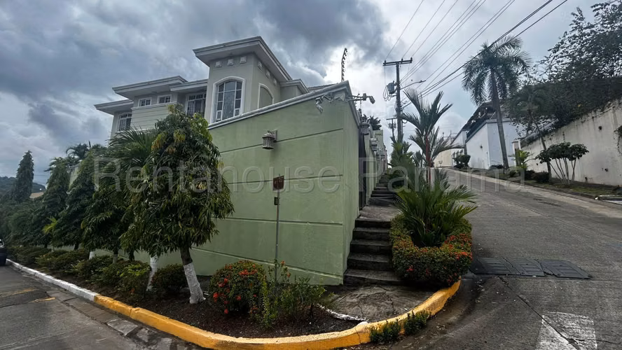 Venta de Casa multinivel Dos Mares - Imagen 2