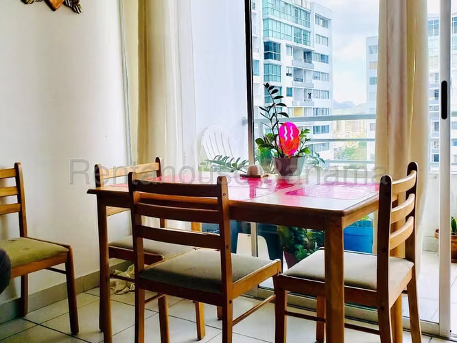 J2152GRR Venta de Apartamento en Transistmica 