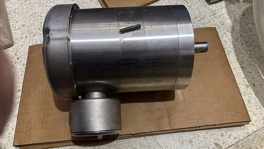 Motor Electrico Leeson Extreme Duck Stainless 1.5 HP 3F 230/460V NUEVO 